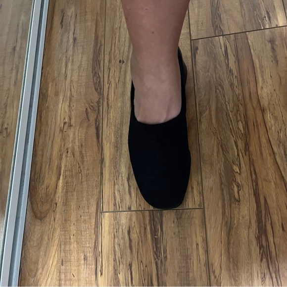 Munro American Black Comfortable Heels Size 8.5 with 2” Block Heel - Picture 3 of 10